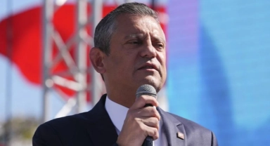 Özel'den tutuklu belediye başkanına ziyaret