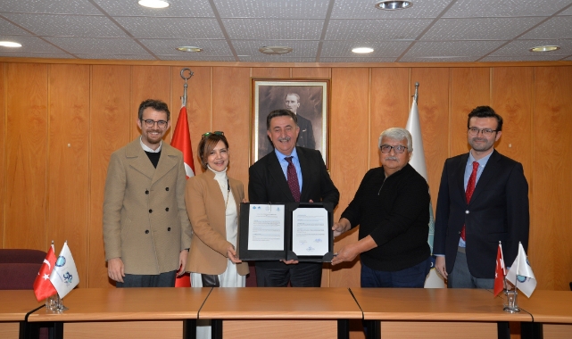 Paylaşımcı Toplum Derneğinden BUÜ Tıp Fakültesi öğrencilerine destek