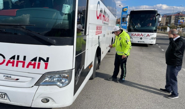 Polisten kış lastiği kontrolü