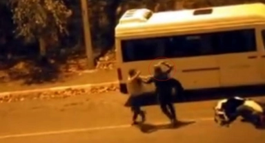Sakarya’da sokak ortasında tartıştığı kişiye bıçak çekti