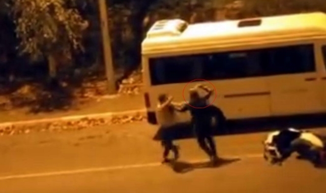 Sakarya’da sokak ortasında tartıştığı kişiye bıçak çekti