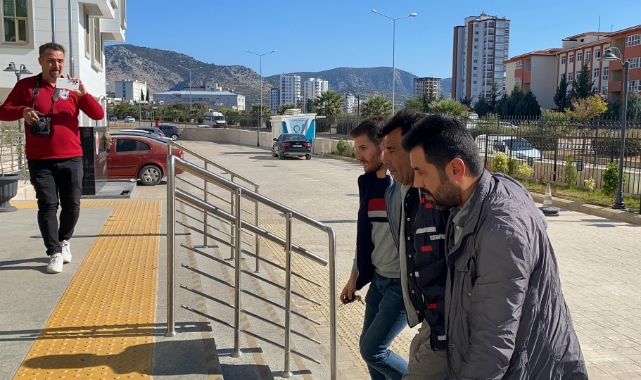 Silahla sokak ortasında eşini vuran şahıs tutuklandı   