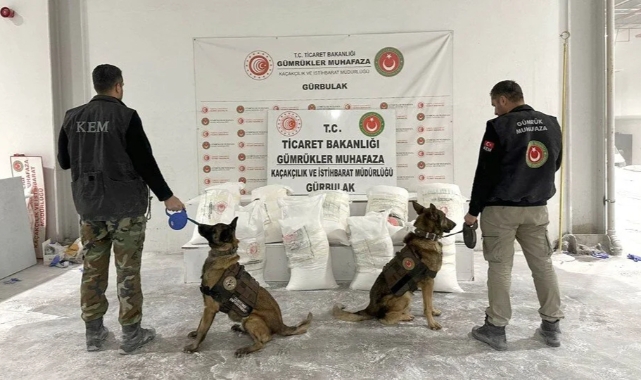 Sınır kapısında zehir tacirlerine darbe!