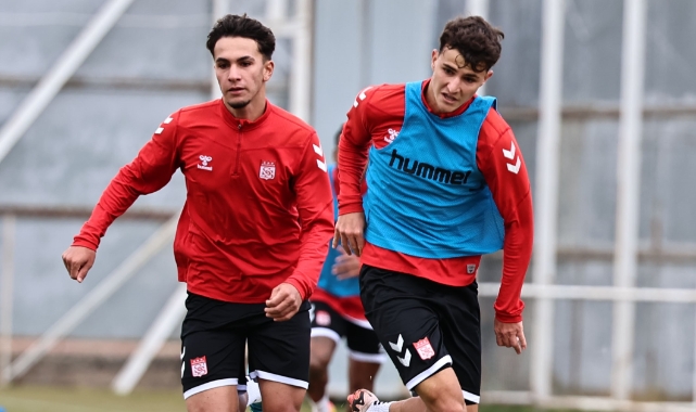 Sivasspor minyatür kale oyun oynadı