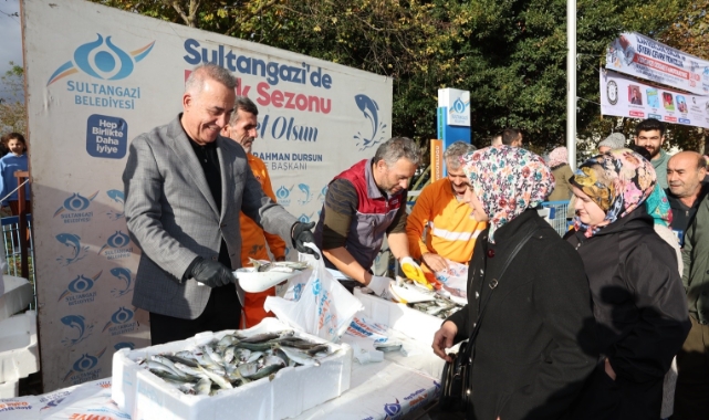 Sultangazi Belediyesi’nden ücretsiz balık dağıtımı