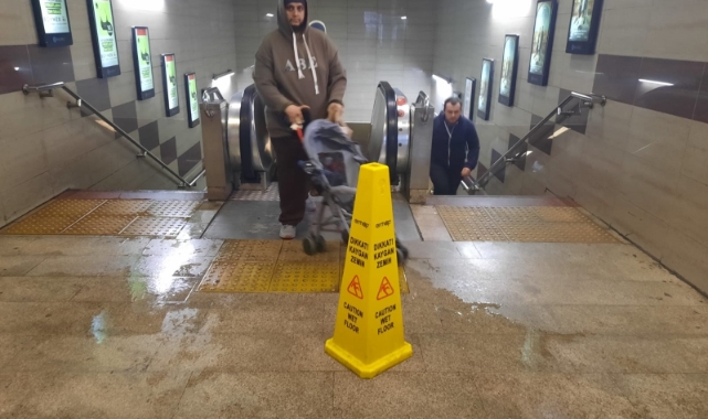 Taksim Metrosunu su bastı