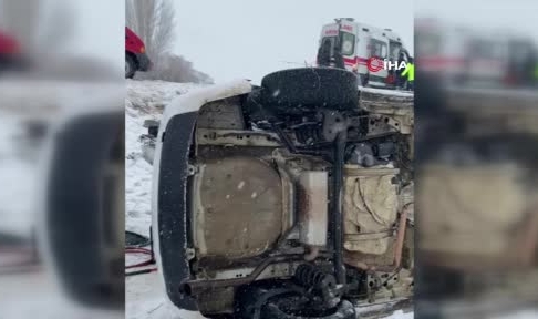 Tatvan'da trafik kazası: 4 yaralı