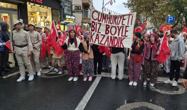 Tekirdağ'da kurtuluşun 102. yılında coşkulu yürüyüş