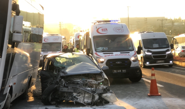 Tekirdağ’da otomobil servisle çarpıştı: 1 ölü, 10 yaralı