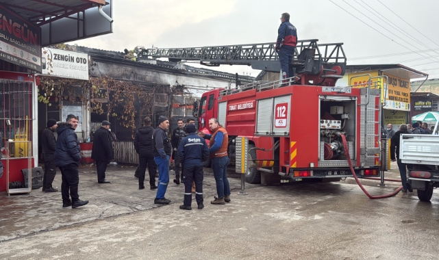 Tokat'ta kaportacı dükkanında korkutan yangın