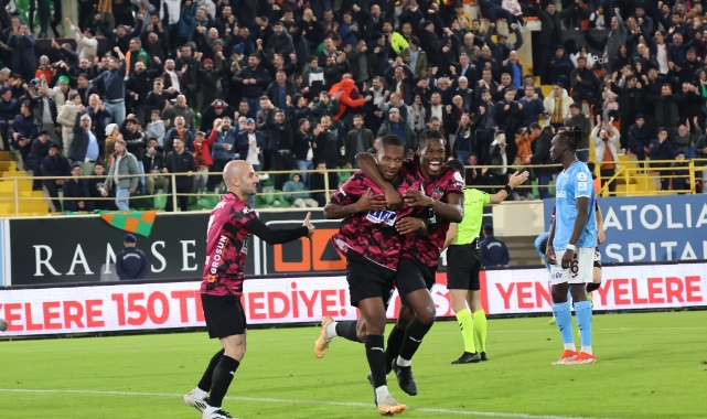 Trendyol Süper Lig: Alanyaspor: 2 - Trabzonspor: 1 (Maç sonucu)