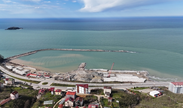 Türkiye’nin en büyük balıkçı barınağının yüzde 70'i tamamlandı