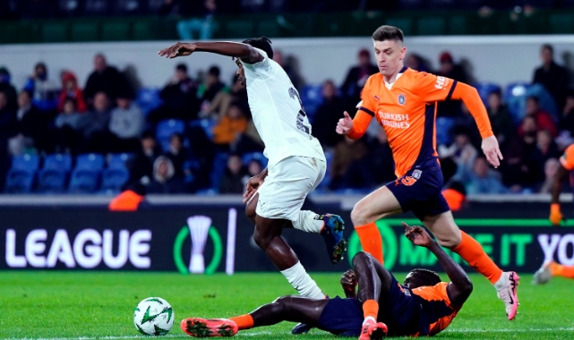 UEFA Konferans Ligi: Başakşehir: 1 - Petrocub: 0 (İlk yarı)
