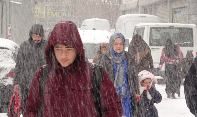 Van’da kar yağışı