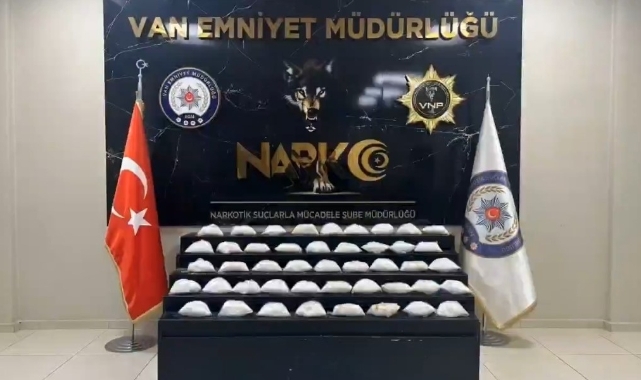 Van'da minibüsün zulasından 24 kilo metamfetamin çıktı