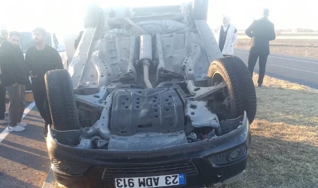 Van'da otomobil takla attı: 2 yaralı 