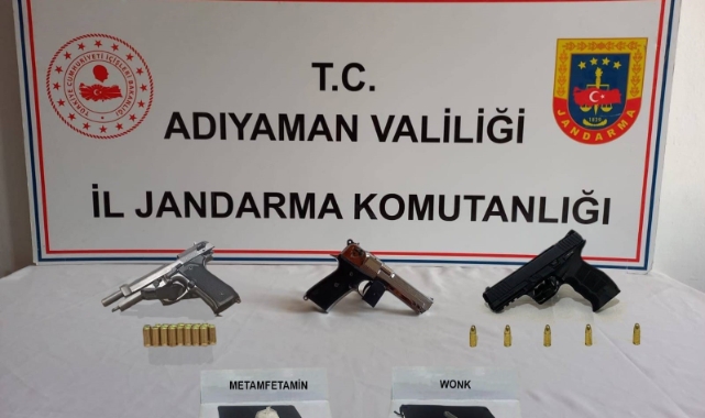 Yol uygulamasında silah ve uyuşturucu ele geçirildi   