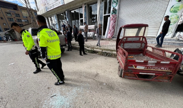 Yüksekova'da trafik kazası: 2 yaralı