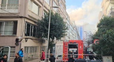 5 katlı binada yangın paniği!