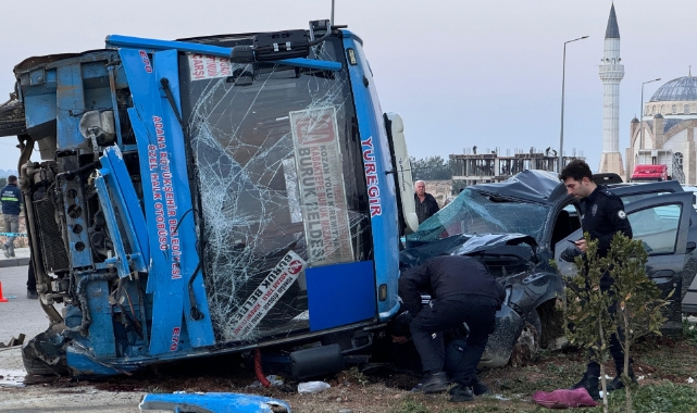 Adana'da cip ile yolcu midibüsü çarpıştı: 7 yaralı