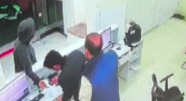 Adana’da döviz bürosunda silahlı soygun! Çalışanı rehin aldı