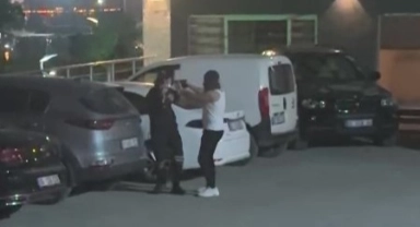 Adana’da maskeli şahıs, güvenlik kulübesini yakıp kadın güvenliğin kafasına silah dayadı