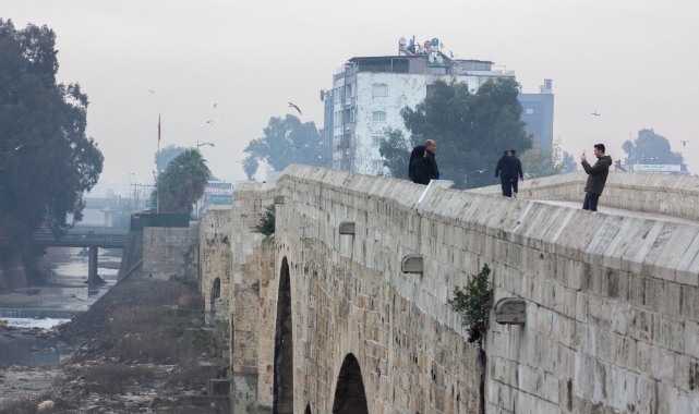 Adana’yı yağışlı hava etkisi altına aldı