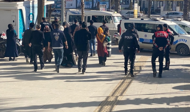 Adıyaman Adliyesi önünde yumruklu kavga