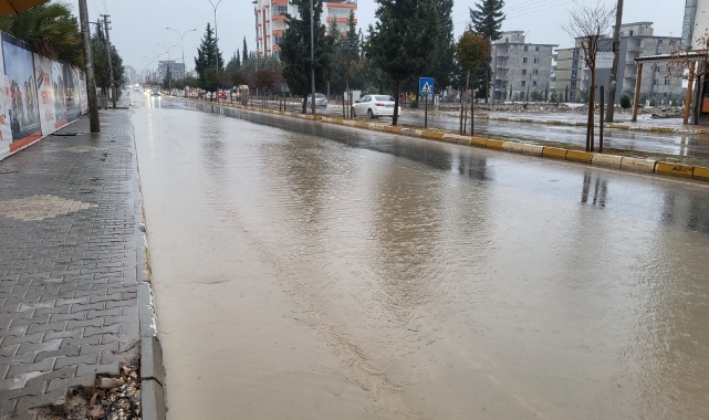 Adıyaman'ı sağanak yağış etkisi altına aldı