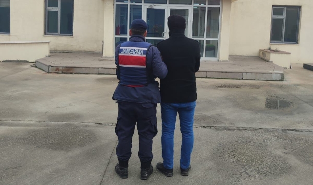 Afyonkarahisar'da kaçak 2 şahıs yakalandı