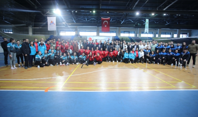 Ağrı’da düzenlenen ÜNİLİG voleybol bölgesel lig müsabakaları sona erdi