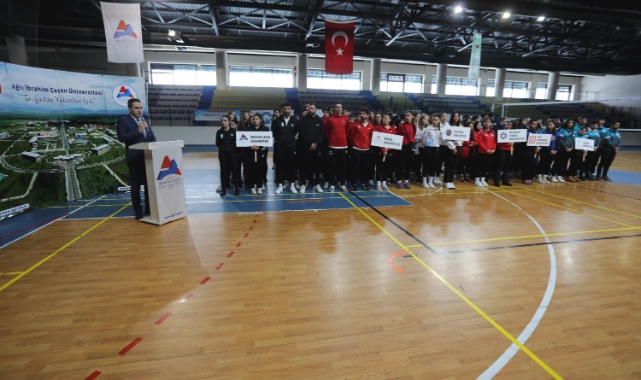 AİÇÜ’de ÜNİLİG voleybol bölgesel lig müsabakaları başladı