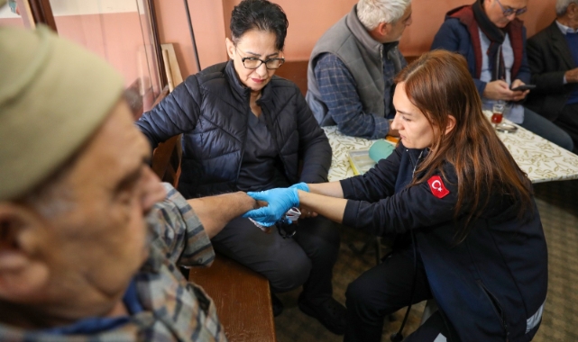 Alanya'da evde sağlık taramaları yılbaşında da devam ediyor