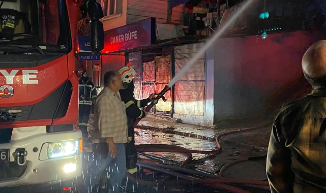 Alev alev yanan ev, ekipleri seferber etti
