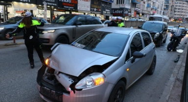 Antalya'da 3 aracın karıştığı zincirleme kazada 1 kişi yaralandı