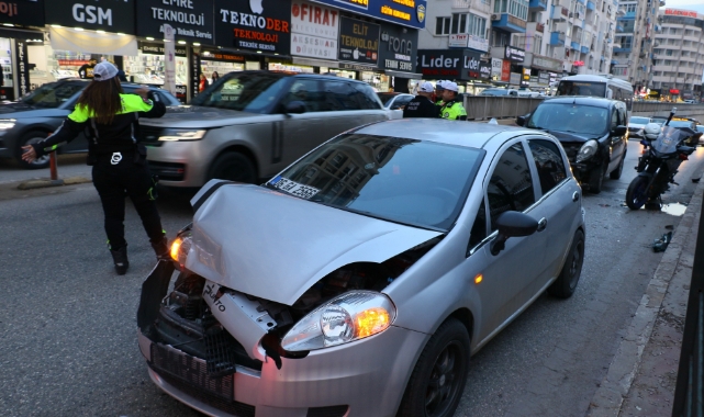 Antalya'da 3 aracın karıştığı zincirleme kazada 1 kişi yaralandı