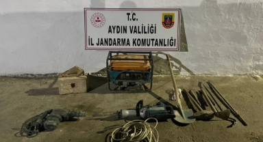 Aydın'da kaçak kazı yaparken suçüstü yakalandılar