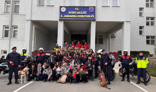 Aydın jandarması minik öğrencileri ağırladı