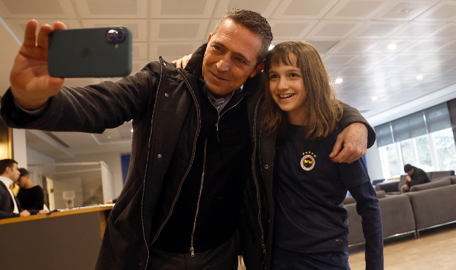 Aziz Yıldırım'ın kızı Yaz Fenerbahçeli futbolcularla bir araya geldi