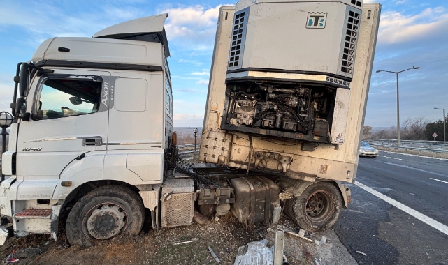 Babaeski’de direksiyonda kalp krizi geçiren tır şoförü öldü