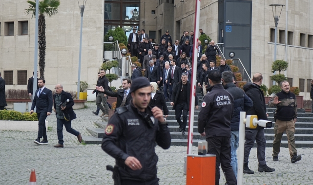 Bakan Memişoğlu Bursa Adliyesi'ndeki saldırıda yaralanan jandarmaları ziyaret etti