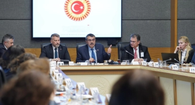Bakan Tekin: "Kadını ötekileştiren toplum, kendi köklerine balta vurur"