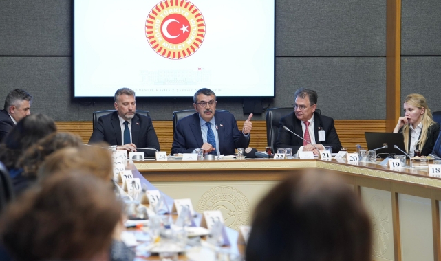 Bakan Tekin: "Kadını ötekileştiren toplum, kendi köklerine balta vurur"