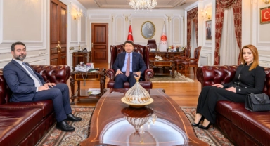 Bakan Tunç Elazığ Barosu Başkanı Melih Efe'yi makamında ağırladı