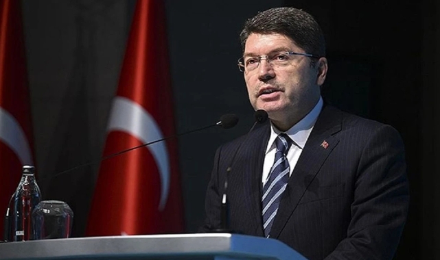 Bakan Tunç: "Yeni anayasayı bu topraklar üzerindeki barış ve huzur arzumuzu tesis edecek bir toplum sözleşmesi olarak görüyoruz"