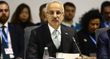 Bakan Uraloğlu: 16 yaş altına sosyal medya yasağı yok