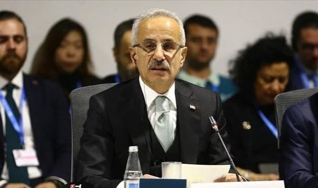 Bakan Uraloğlu: 16 yaş altına sosyal medya yasağı yok