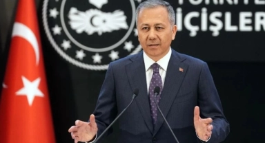 Bakan Yerlikaya:"'Kalkan-34' operasyonlarında 904 kaçak göçmen yakalandı"