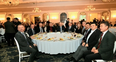 Başkan Davut Gürkan Deri İhtisas ve Karma Organize Sanayi Bölgesi 30. Yıl Ödül Törenine katıldı