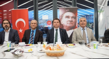 Başkan Erkan Aydın, Osmangazi'deki muhtarlarla bir araya geldi